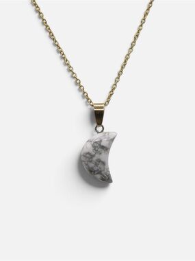 HOWLITE MOON NECKLACE (GOLD)